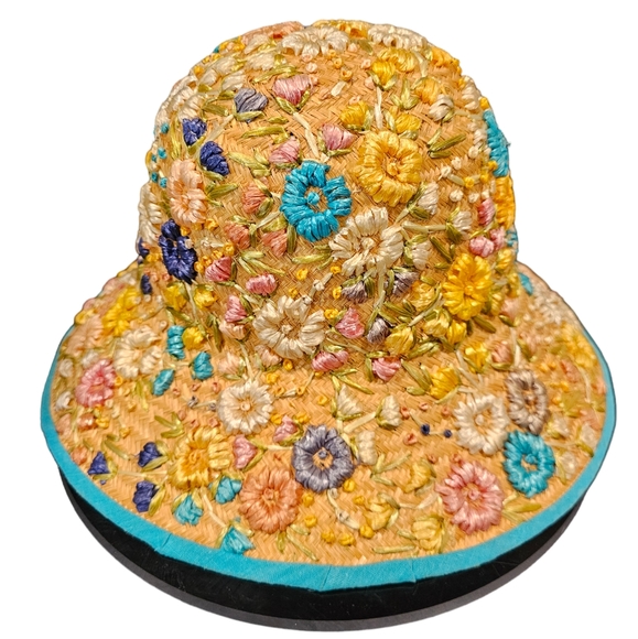 Vintage Handmade Straw Bucket Hat Covered With Raffia Embroidery - Picture 4 of 8